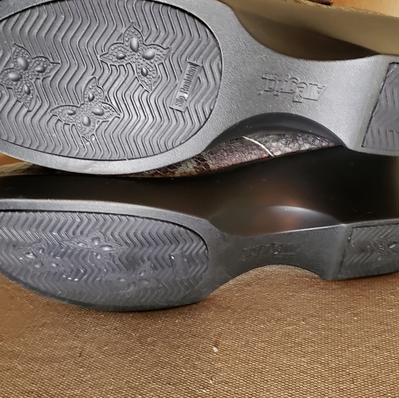 Alegria Ella Onyx Snake Mary Jane Shoe - Picture 5 of 5